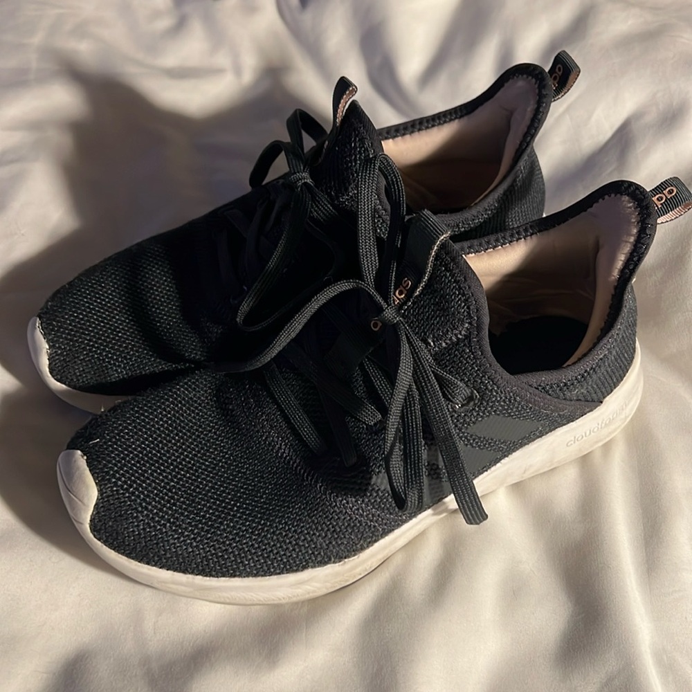 Adidas - Cloudfoam Women’s Size 8.5 - 🖤 Machine Washable